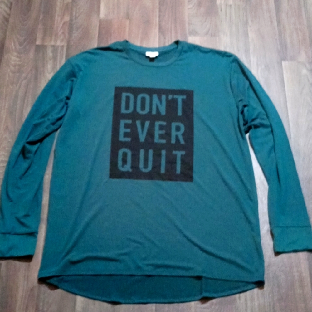 COPY - 3/15$ LuLaRoe t shirt